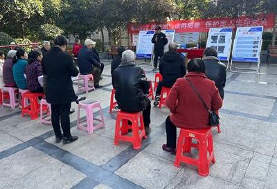 垭子社区：开展“关注燃气隐患，保护家人生命安全”燃气安全宣传活动