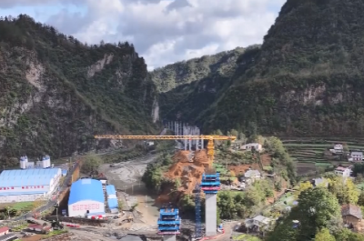 十巫南高速红岩1号隧道掘进突破千米