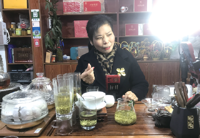 生活历经波折始终坚强不屈，这个十堰姑娘卖土货拼出精彩生活