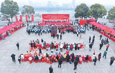“学雷锋”做志愿 “小水滴”在行动