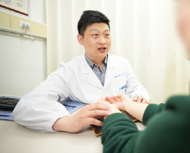 银针能解郁、可疗心！十堰人医张发以针灸破解“情绪密码”