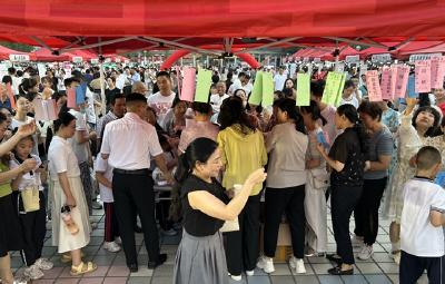 国药东风总医院受邀参加竹溪县中医药文化夜市启动仪式
