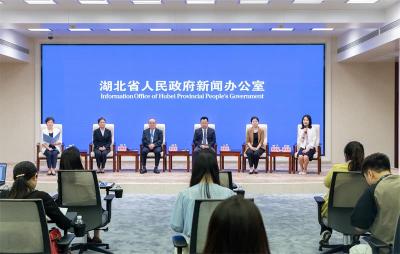 十堰人医航空救援科主任郭文萍亮相湖北省“一切为了人民健康”记者见面会