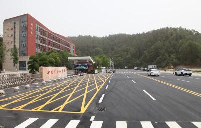 通了！十堰市柳林中学入口道路改造工程完工