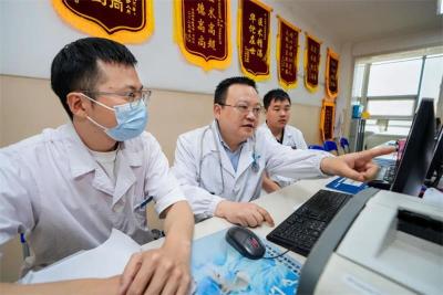 十堰市人民医院血液内科：造血干细胞移植技术让“生命之花”重新绽放