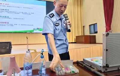 十堰经开区公安分局：“沉浸式”禁毒课堂 守护青春不“毒”行