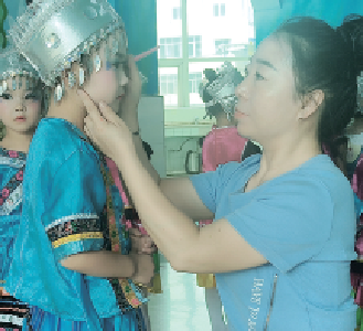 百姓生活 | 从打工妹到资深化妆师 巧手托起他人高光时刻