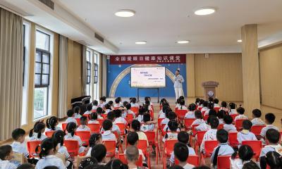 国药东风总医院“爱眼日”活动走进兰溪谷幼儿园