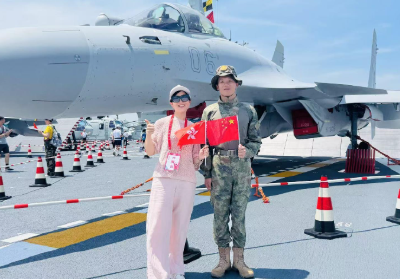 湖北女子登上山东舰参观，“震撼自豪得好几天睡不着”