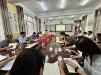 凉水河镇：躬耕教坛守初心 佳节慰问传温情