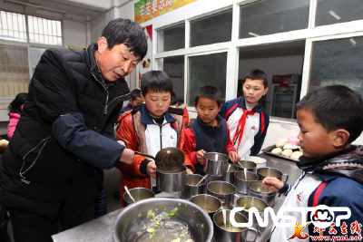 无手教师马正发 深山写爱二十五载