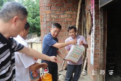 省科技厅副厅长杜耘调研长岗岭村精准扶贫