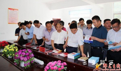 县召开“聚力脱贫攻坚 五级代表在行动”现场推进会