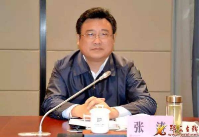 张涛主持召开县委常委会会议