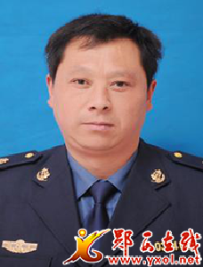 18年善心不改，热血浇灌奉献之花 助人为乐模范——严国勤 县公路局路政执法大队副大队长