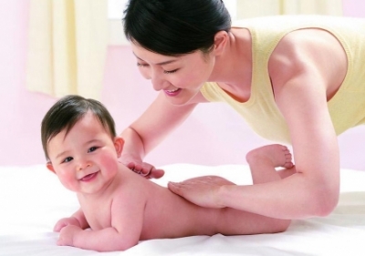 关防乡：建档立卡贫困妇女成为育婴师