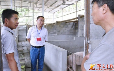 汤宏调研茅坪村精准扶贫工作