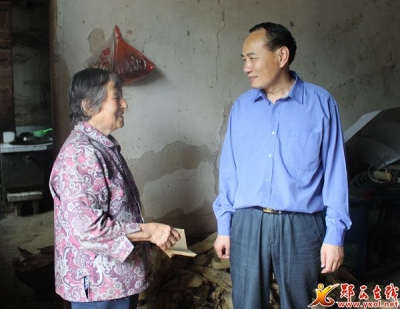 省科技厅副厅长刘望清调研长岗岭村精准扶贫