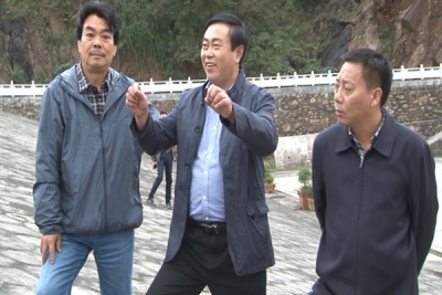 长江防总来郧西调研地灾险情
