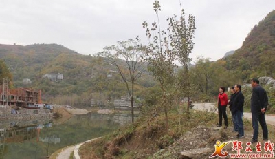王丽嫒深入夹河镇督办河长制贯彻执行情况