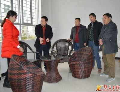 车间建到安置点 岗位送到家门口
