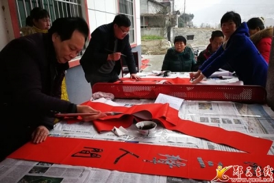 图书馆送新春祝福进村