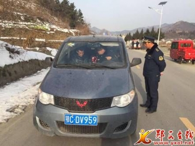 重拳出击打击非法从事客运行为