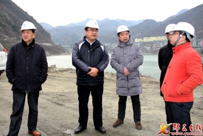 张涛看望慰问重点项目建设一线工人