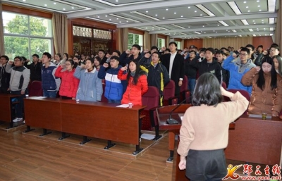 “阳光凯迪基金”资助郧西220名建档立卡贫困大学生