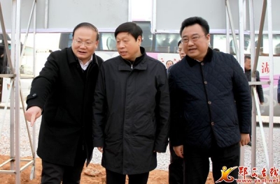 全市第四季度重点项目拉练与会代表来郧西观摩