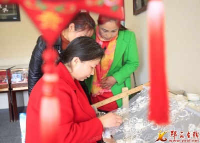 民间刺绣将为留守妇女提供两千就业岗位