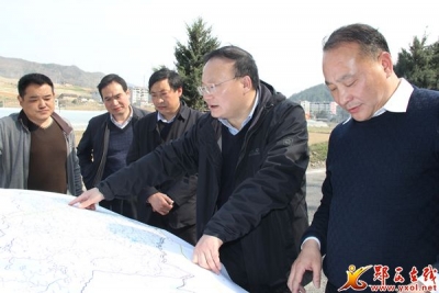 查宏：发展特色产业 助力脱贫攻坚