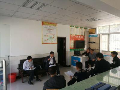 县纪委书记委金善朝 深入黄竹扒村调研指导扶贫工作 