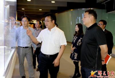张涛赴上海同济设计院对接文体中心规划