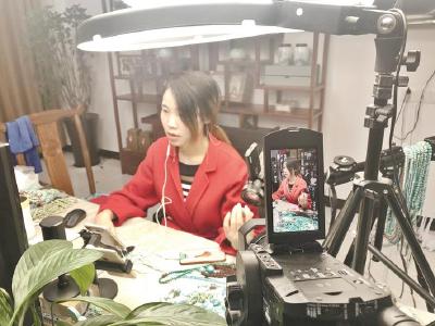 郧西县涧池乡下营村 一群俏媳妇撑起湖北首个淘宝村