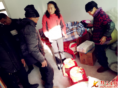 关防乡深入开展冬季送温暖活动
