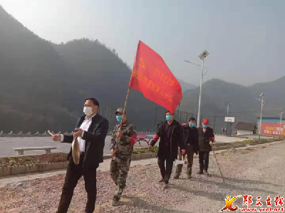 涧池乡：支部书记带队“鸣锣开道” 宣传疫情