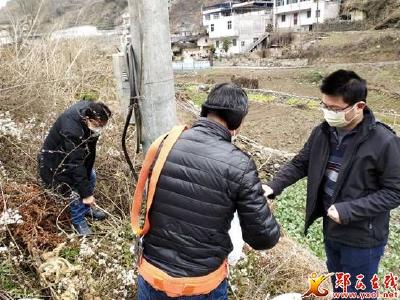 融媒体中心驻村工作队勇当疫情防控工作的“排头兵”