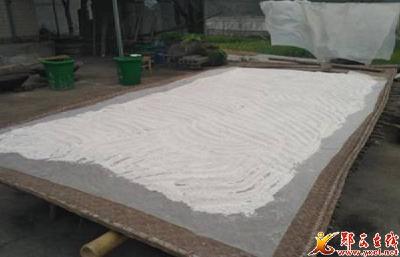 城关镇小河村：防疫生产两不误 加工葛粉两千斤