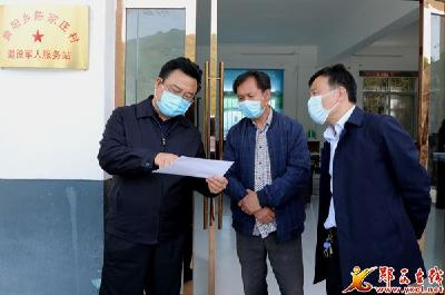 张涛在景阳乡督导脱贫攻坚工作