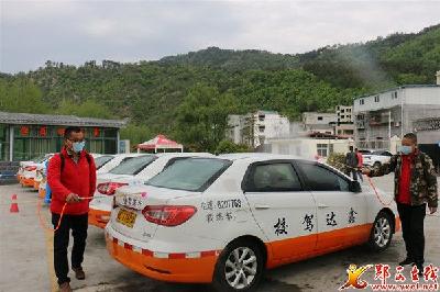 县鑫达驾校：学员分批次入校 防疫复工不误