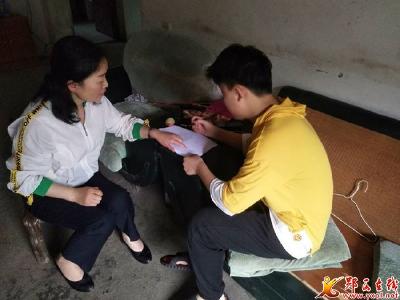 【我的扶贫故事】“刘书记，到饭点了，吃点儿再走啊” ——记县政府办驻城关镇黄石梁村第一书记刘琴