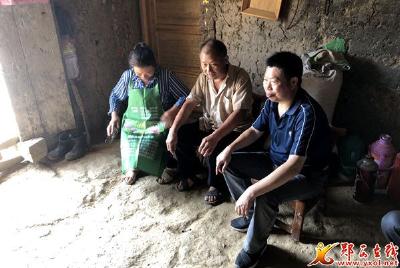 陈伦华：用心扶贫 用情帮扶