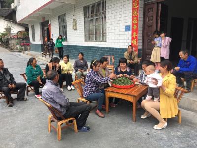初心不改扶真贫使命不怠助脱贫  ——郧西县中医医院朱明瑛扶贫工作记实