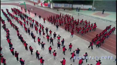 涧池乡九年一贯制学校将爱国歌曲融入校园操