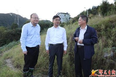 黄剑雄赴我县检查指导汉江防汛救灾工作