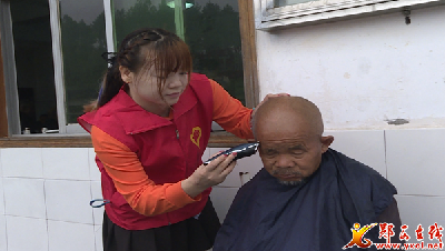 观音镇社工服务站开展“情暖中秋”慰问活动