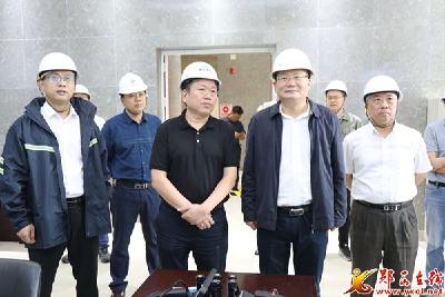 长江委副主任吴道喜一行来我县检查指导汉江防汛工作
