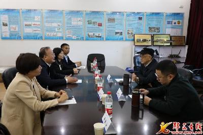 查宏在武汉拜访中国工程院院士刘经南