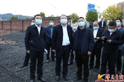 查宏：全力优化服务 提速项目建设